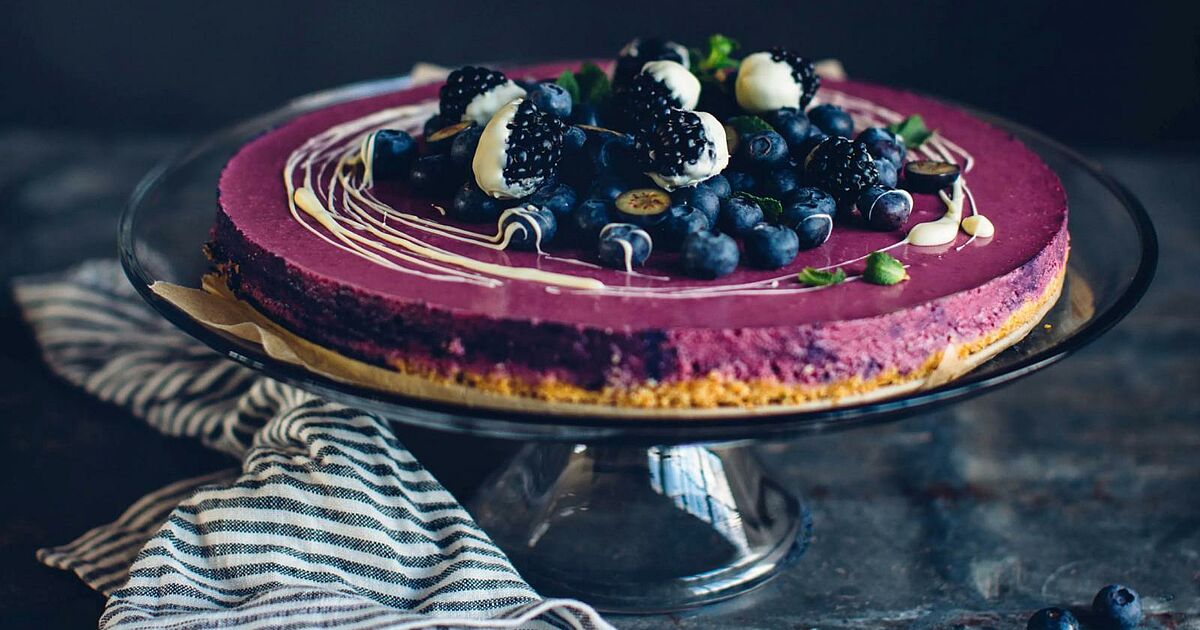 No-Bake Heidelbeer-Brombeer-Cheesecake | Pistons Edeka